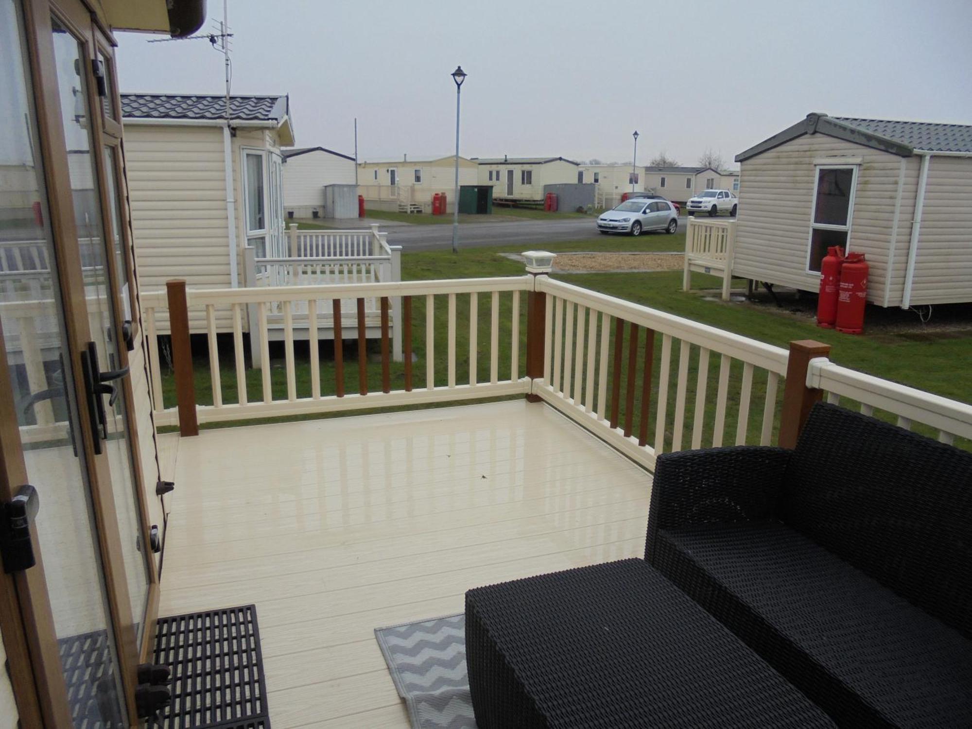 The Grange Ingoldmells: Elan 6 Berth, Central Heated, Wrap Around Decking Exterior photo